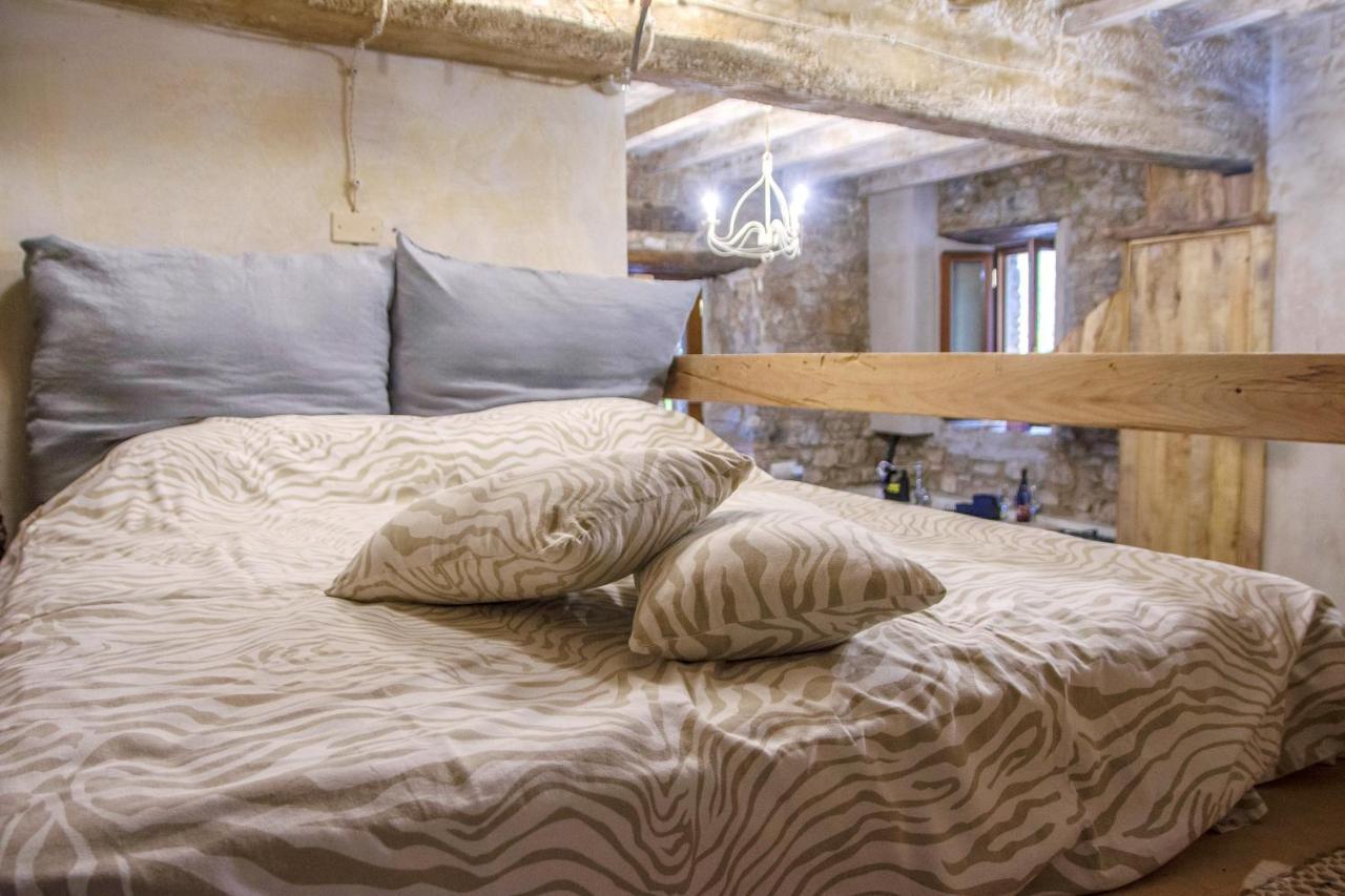 Ferienwohnung Il Nido Di Matilde _Monolocale Design Sul Fiume_ Rossena Exterior foto